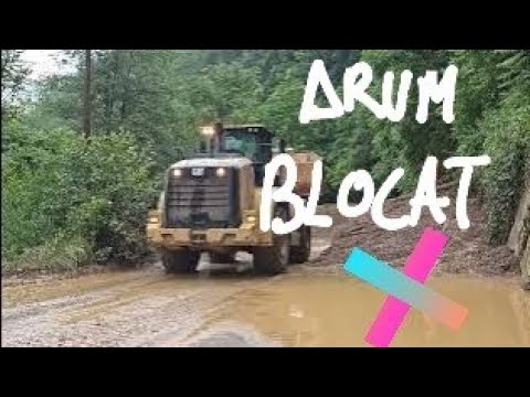 Șoseaua Toplița-Lunca Cernii, blocata de aluviuni