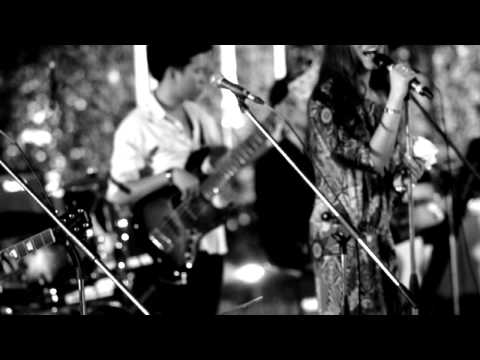 Pearl Rapeeporn Pratum-Anon and Feel Good Band - Loving you