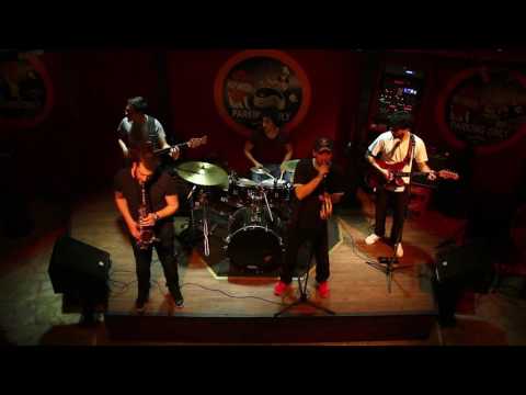 Alias - Mokre ulice (Azra)