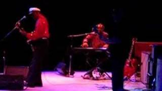 Chuck Berry Rockin&#39; at 80-wee wee hours
