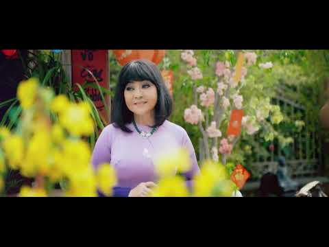 Thể hiện bởi Hương Lan