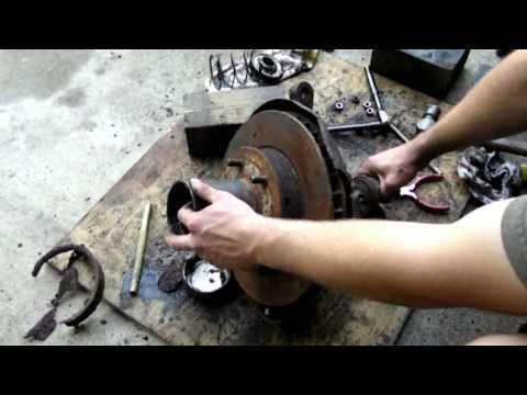 Wagoneer Dana 44s: Part 2 Hub teardown