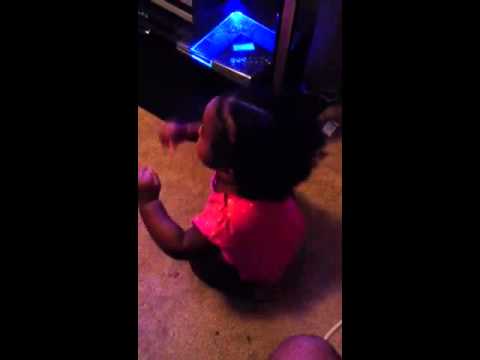 Kharleigh Dancing to Hood Star Chantz Pt. 1