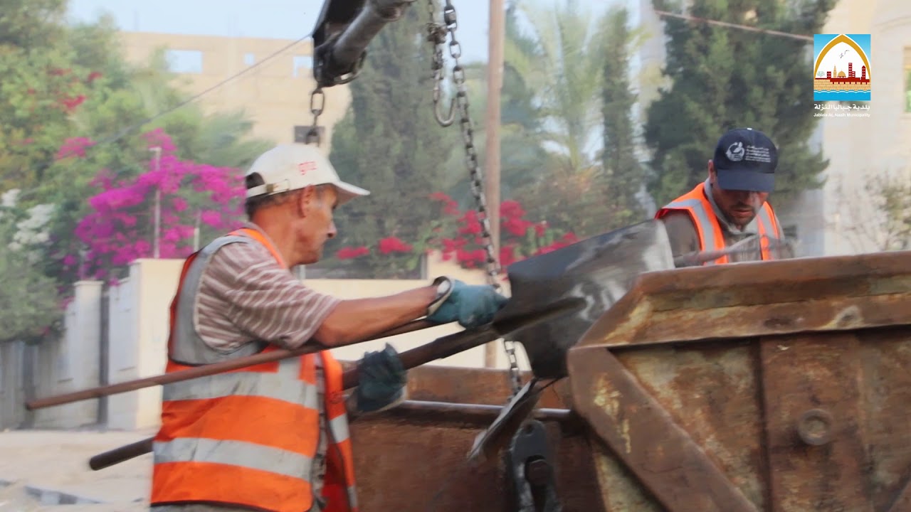 جهود بلدية جباليا النزلة في الحفاظ على النظافة رغم الأوضاع الأمنية