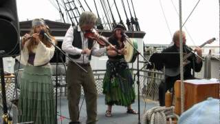 KESH JIG & IRISH WASHERWOMAN - Raggle Taggle