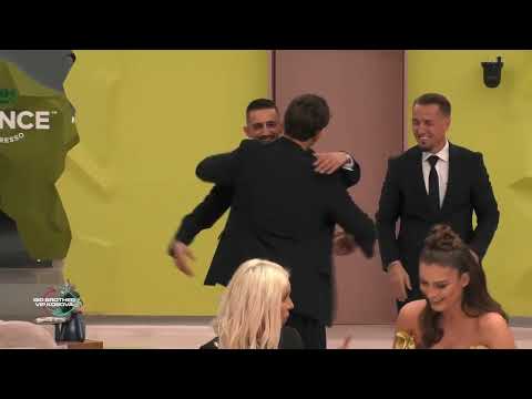 Banorët i gëzohen hyrjes së Gani Germis, e presin me përqafime