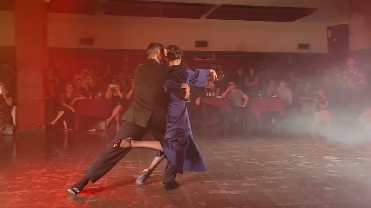 Video thumbnail for Camila Alegre & Ezequiel Lopez - Acercate a mi tango festival closing milonga (2/2)