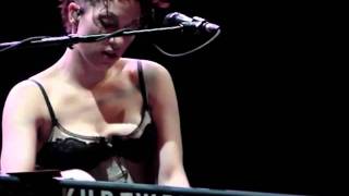 Amanda Palmer - "I Want You But I Don't Need You" subtitulada en español