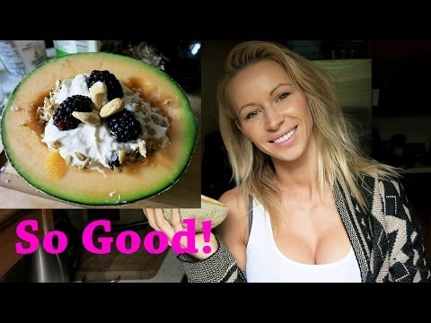 Oatmeal in Cantaloupe Fruit Bowl