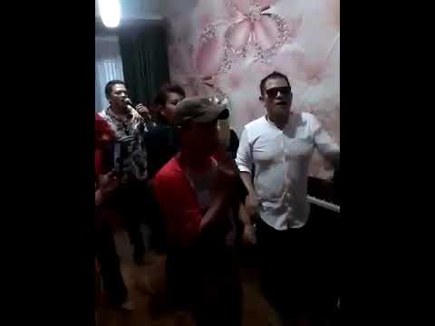 asyiknya joged dangdut bareng JULIUS SITANGGANG