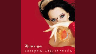 Kadr z teledysku La Femme du Roi tekst piosenki Justyna Steczkowska