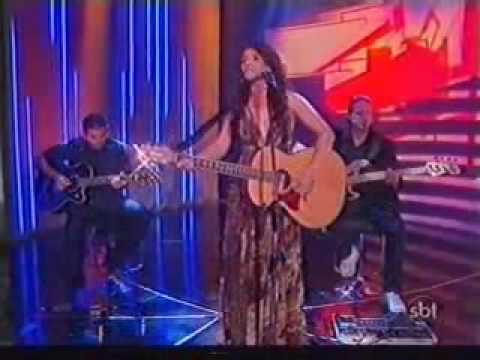 Paula Fernandes no programa da Hebe