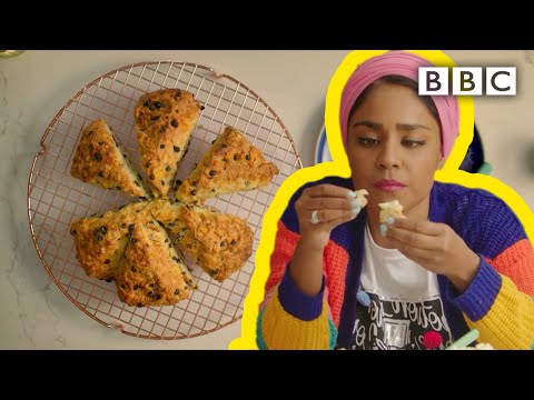 Nadiya's no-yeast fruity Soda Bread recipe with homemade butter - BBC
