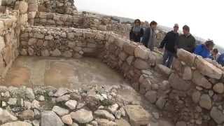 preview picture of video 'הסבר מפורט על המבנה של מנזר אותימיוס (אבטימיוס), מישור אדומים'