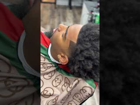 DIFFERENT TYPE OF BARBER 🤷🏾‍♂️ #barber #fadecut #barbertalk