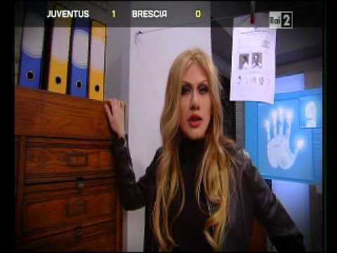 Parodia Roberta Bruzzone 1x05 inquiline infernali (Virginia Raffaele)