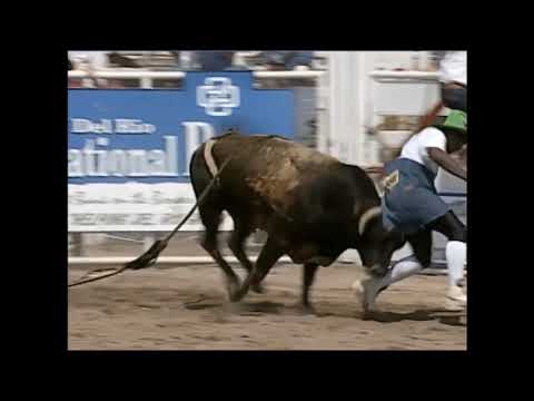 Jerome Davis vs Indian Outlaw - 96 PBR Del Rio (84 pts)