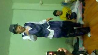 Tân poppin solo &quot; The black eyed peas - I can&#39;t make U dance &quot;