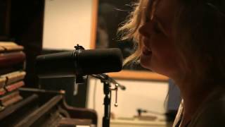 Megan Bonnell - Off The World (Live)