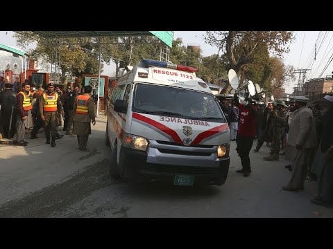 Pakistan : 83 morts, nouveau bilan de l'attentat dans une mosquée