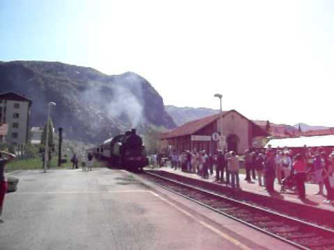 Varallo 10/04/2011 treno storico 1 di 3