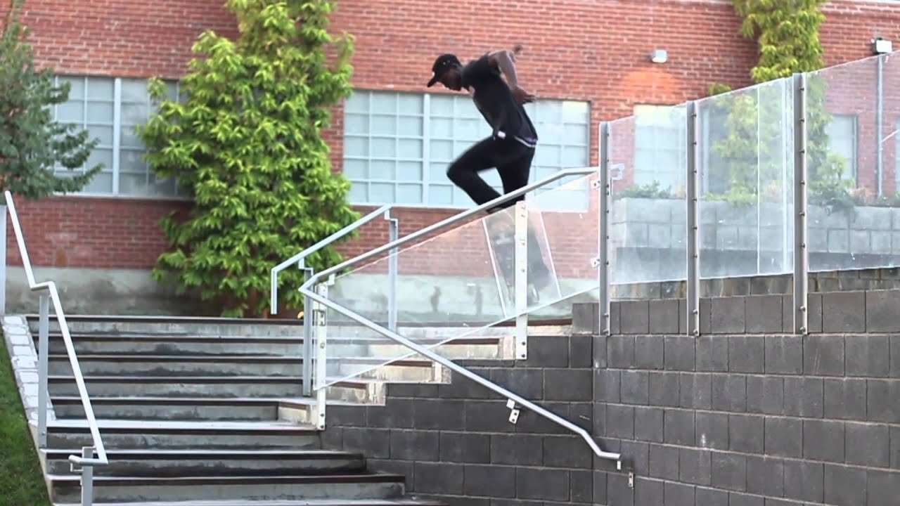 Darrel Stanton: Switch Ollie over 2 rails (GOLD GOONS)