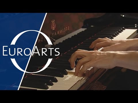 Angela Hewitt: Bach - Prelude & Fugue No. 15 in G major BWV 884 | WTC Book II
