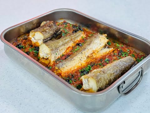 Shije Shtëpie - Merluc i pjekur me qepë, domate dhe ullinjë nga Znj. Vjollca - Tv Klan