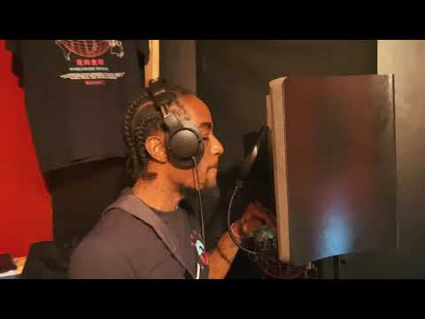 Beyond The Music Ep.1 - TOPPY BOSS (9 Box)