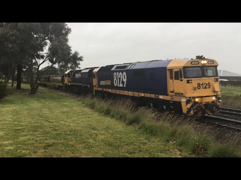 Pacific National SG grain with 8129 and XR558 at Bell post hill be Heading to￼ Melbourne 15/10/2021