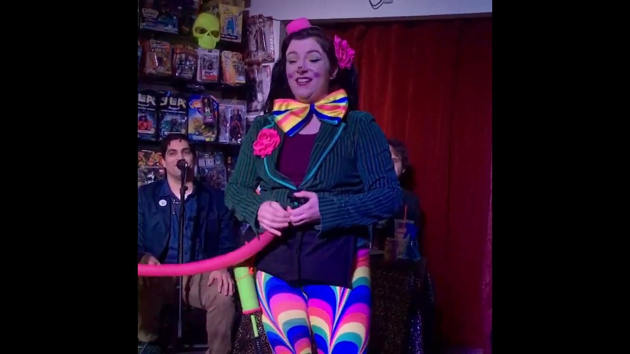 Promotional video thumbnail 3 for Balloon Lady Clown