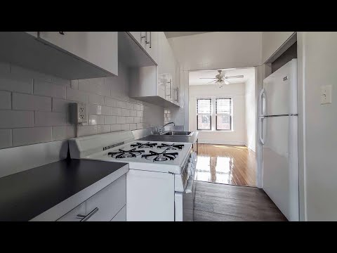 A Lakeview East 1-bedroom #638S3 in a classic courtyard at 634 W Cornelia A Lakeview East 1-bedroom #638S3 in a classic courtyard at 634 W Cornelia