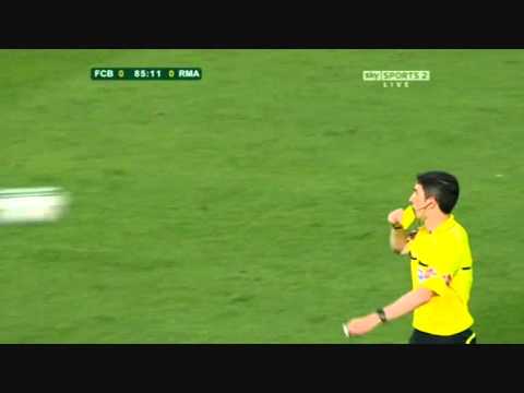 Pinto regatea a Adebayor