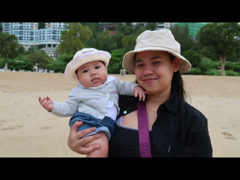 First DELISHA walks on the sand [REPULSE BAY BEACH]