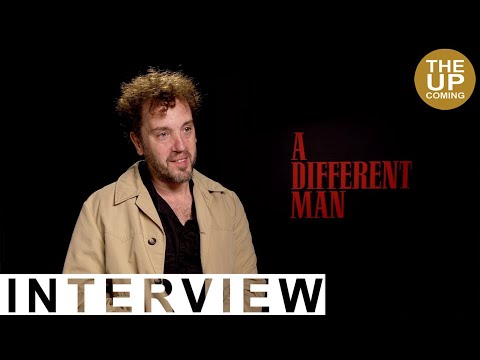 Aaron Schimberg im Interview über „A Different Man“: Genreübergreifend und Stereotypen in Frage s...