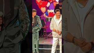 Download lagu Hum Teri Mohabbat Mein 💎🫵❤️‍🔥 || Kumar Sanu LIVE Performance 🔥 #shorts #kumarsanu #bollywoodsongs mp3