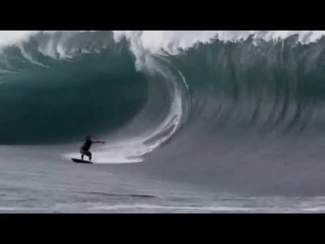 Russell Paver Shreds Teahupoo