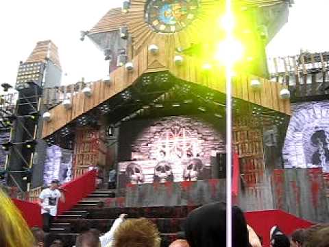 Noize Suppressor vs. Mad Dog -live- @ Dominator 2011 [2]