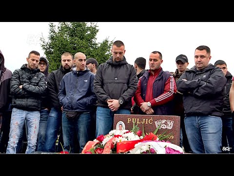 Potresne scene: Navijači Sarajeva u suzama posjetili grob ubijenog Vedrana Puljića