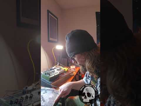 The Dazatronyx Big Fuzz Console (BFC) ... Hunter's introduction to the ULTIMATE modded Big Muff