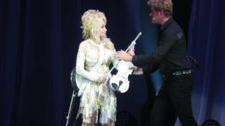 Dolly Parton - Rocky Top (Greensboro)
