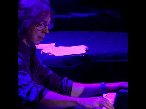 Chris Clark - keyboard solo   Metal Fatigue (Holdsworth). With the Virgil Donati Band