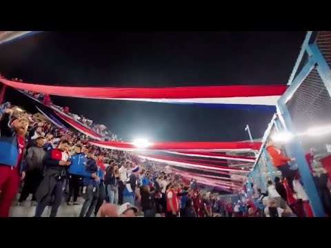 "No sé como voy, no sé como vengo" Barra: La Banda del Parque &bull; Club: Nacional