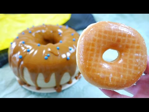 Giant Donut Mirror cake 中からトロっと 大きなドーナツみたいなグラサージュ ミラーケーキ