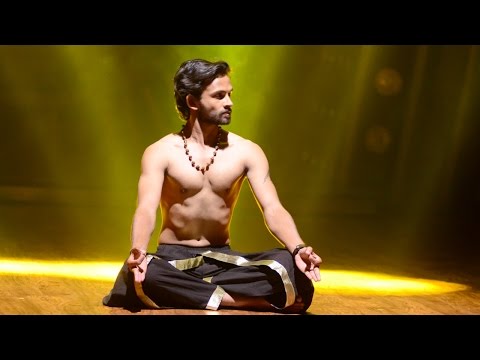 D4 Junior Vs Senior l Joyson - With mild romance l Mazhavil Manorama