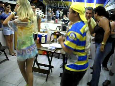 Dandan do Samba Atacando os Camarotes e levando no Pé