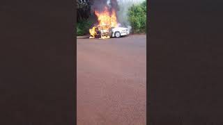 preview picture of video 'BMW burnt @ phiphidi location'