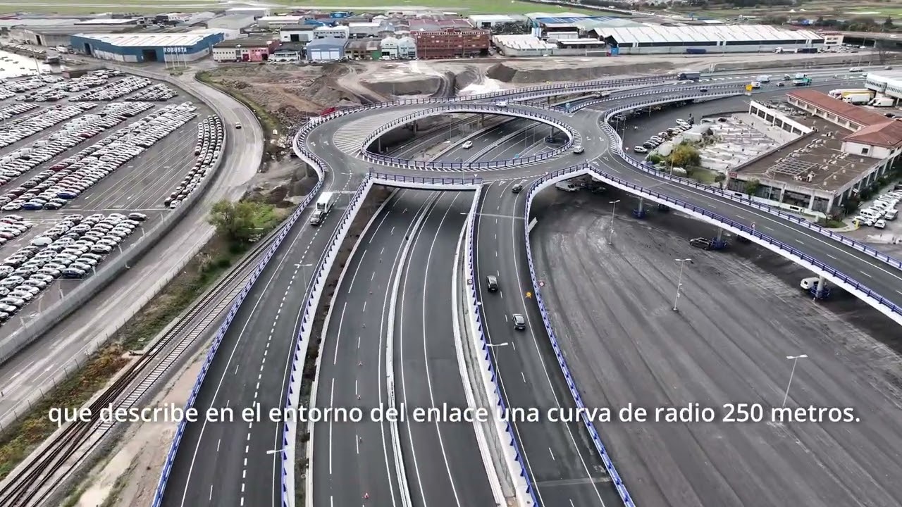 Vista aérea del nuevo acceso al Puerto de Santander durante el seguimiento de obra