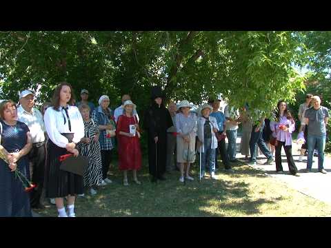 В день рождения классика: бийчане возложили цветы к памятнику Пушкина (Бийское телевидение)