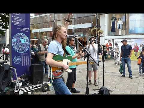 "GROOVIN'"  BY RUFF TRADE  BUSKING IN MANCHESTER  16/08/2023
